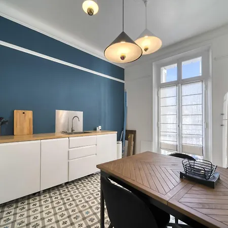 Ref 1412 - Center - For Rent * Κάννες